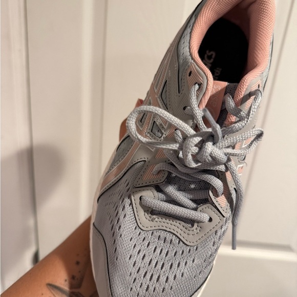 Asics Gray and Pink Athletic Shoes for Running - Picture 4 of 6